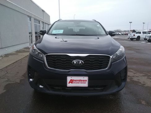 Used 2019 Kia Sorento S image 3