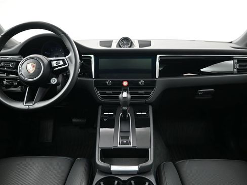 Certified 2026 Porsche Macan image 9