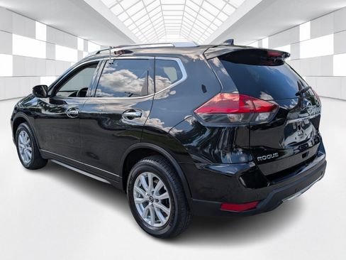 Used 2020 Nissan Rogue SV image 5