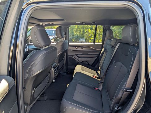 New 2025 Jeep Grand Cherokee Laredo X w/ Luxury Tech Group I image 9