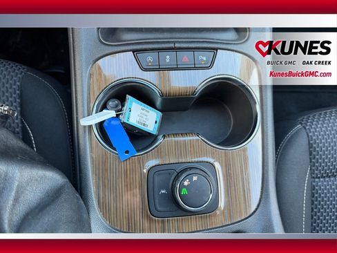 Used 2023 GMC Acadia SLE image 21