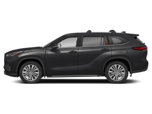 Used 2023 Toyota Highlander Platinum image 3