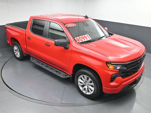 Used 2025 Chevrolet Silverado 1500 Custom image 35