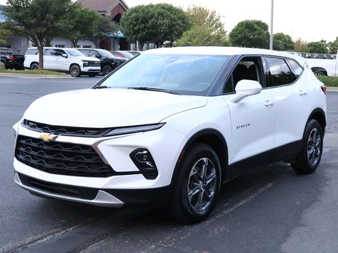 Used 2025 Chevrolet Blazer LT FWD image 26