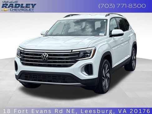Used 2025 Volkswagen Atlas SE AWD/4WD image 1