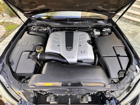 Used 2006 Lexus LS 430 RWD image 9