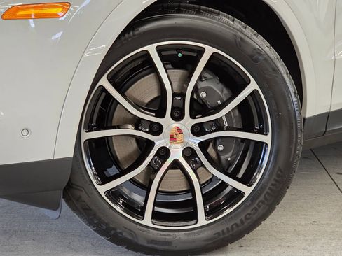 New 2026 Porsche Cayenne Coupe AWD/4WD image 22