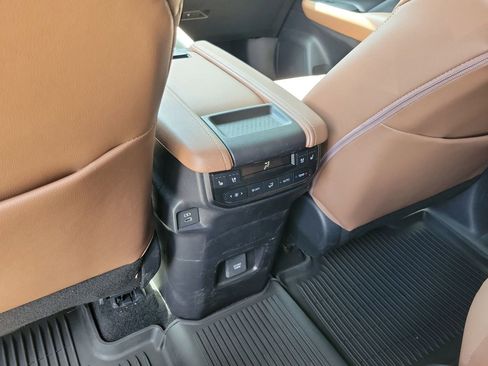 Used 2025 Toyota Grand Highlander AWD Hybrid image 13