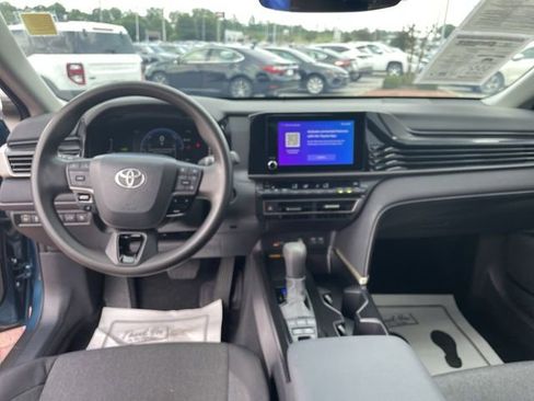 Used 2025 Toyota Camry LE FWD image 20