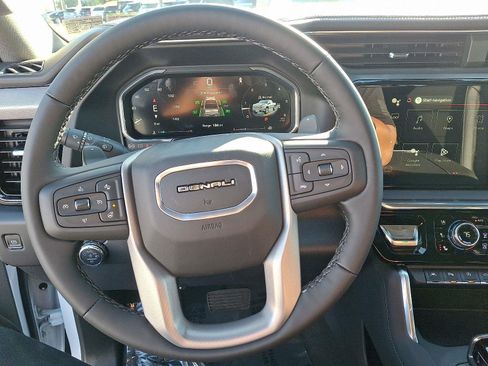 New 2026 GMC Sierra 1500 Denali w/ Denali Reserve Package AWD/4WD image 10