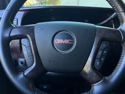Used 2014 GMC Savana 1500 RWD image 25