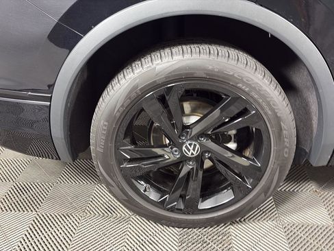 Used 2024 Volkswagen Tiguan SE R-Line image 14