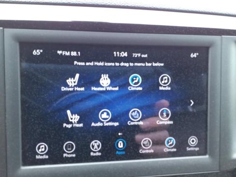Used 2020 Chrysler Pacifica Touring-L FWD image 17