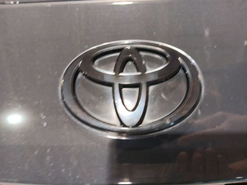 Used 2025 Toyota Camry SE w/ Multimedia Upgrade Package FWD image 18