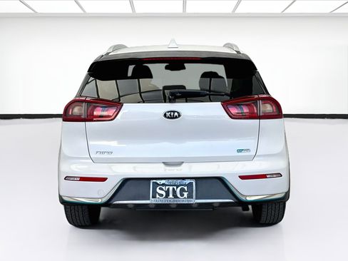 Used 2018 Kia Niro EX FWD image 5
