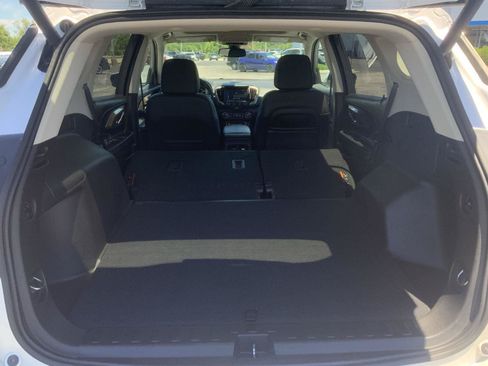 Used 2024 GMC Terrain Denali w/ Denali Premium Package AWD/4WD image 12