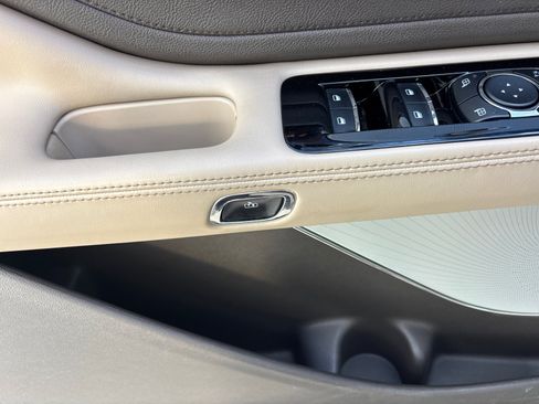 Certified 2023 Lincoln Aviator Reserve w/ Equipment Group 201A image 14