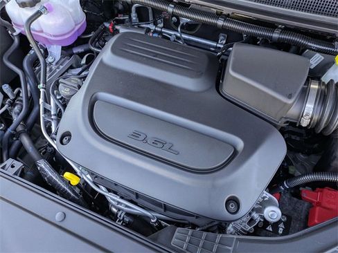 New 2026 Chrysler Pacifica Select image 32