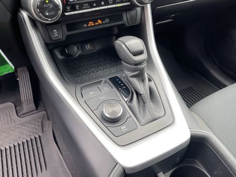 Certified 2024 Toyota RAV4 LE AWD/4WD image 21
