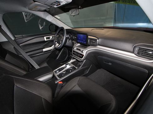 Used 2022 Ford Explorer XLT image 19