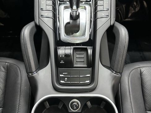 Used 2014 Porsche Cayenne Diesel AWD/4WD image 27
