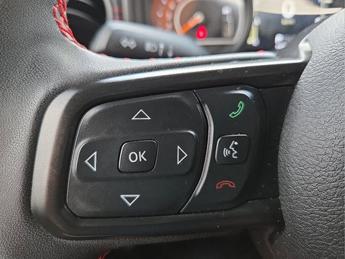 Used 2024 Jeep Gladiator Rubicon w/ Technology Group AWD/4WD image 19