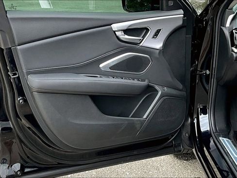 Used 2024 Acura RDX SH-AWD image 17