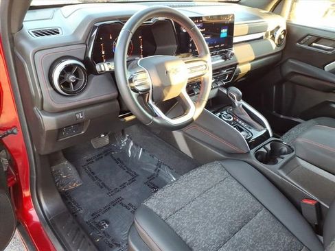 Used 2023 Chevrolet Colorado Z71 w/ Z71 Convenience Package 2 AWD/4WD image 3