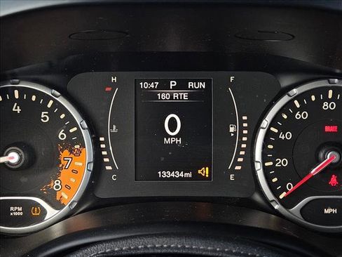 Used 2015 Jeep Renegade Latitude w/ Popular Equipment Group image 13