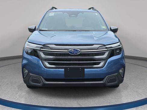 Used 2025 Subaru Forester Limited AWD/4WD image 2