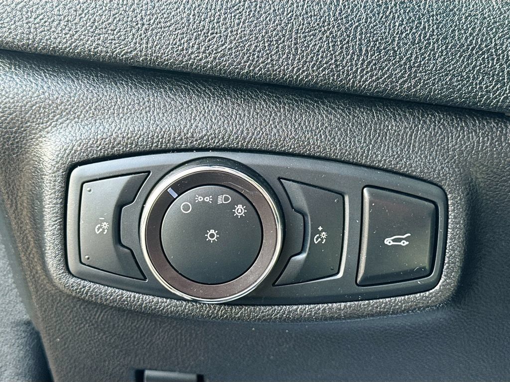 Used 2019 Lincoln MKC Premiere FWD image 11
