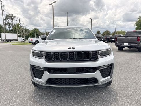New 2026 Jeep Grand Cherokee L Limited AWD/4WD image 9