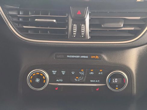 Used 2020 Ford Escape SE FWD image 29
