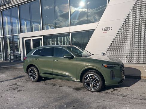 Used 2025 Audi Q5 Premium Plus w/ Premium Plus image 11