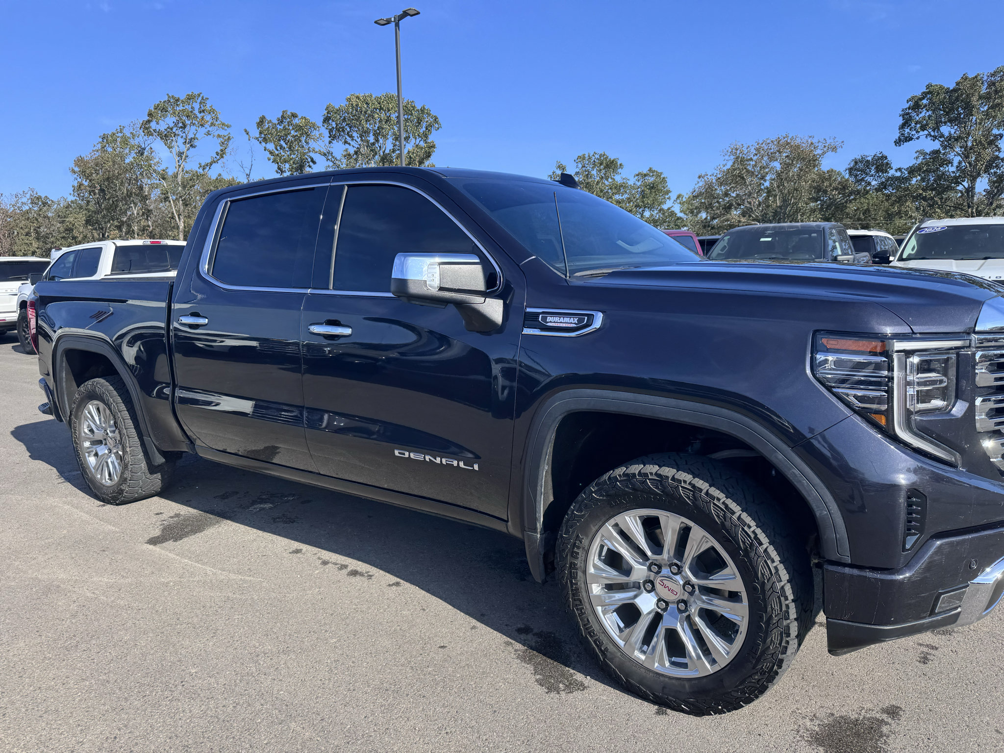 Used 2025 GMC Sierra 1500 Denali w/ Technology Package AWD/4WD image 5