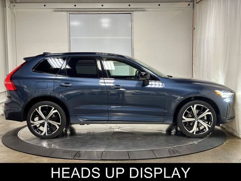 Used 2023 Volvo XC60 B5 Ultimate w/ Climate Package FWD image 10