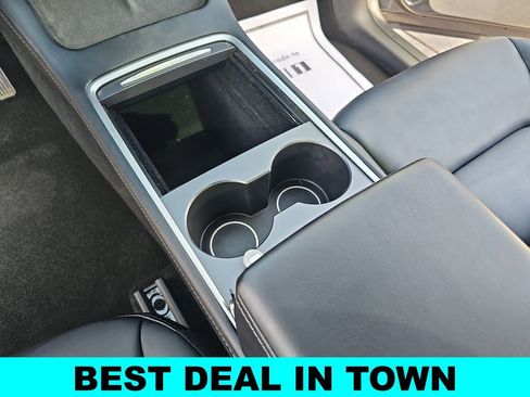 Used 2022 Tesla Model Y Long Range AWD/4WD image 27