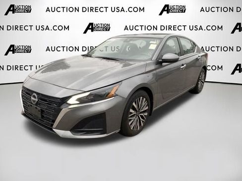 Used 2023 Nissan Altima 2.5 SV FWD image 1