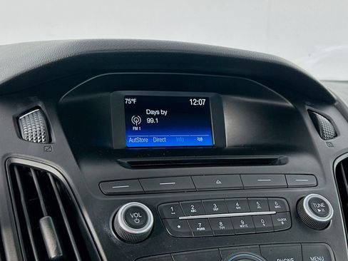 Used 2017 Ford Focus SE FWD image 14