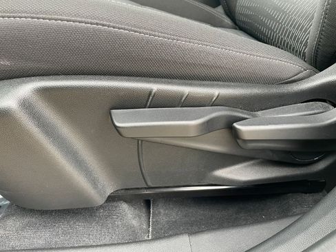 Used 2025 Chevrolet Equinox LT image 23