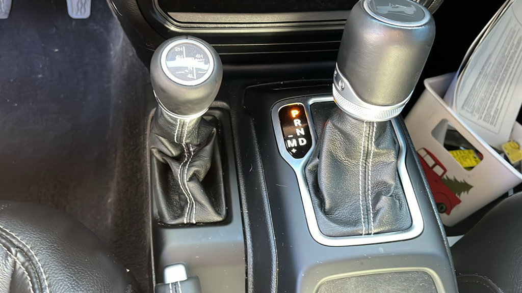 Used 2023 Jeep Wrangler Unlimited Sahara w/ Cold Weather Group AWD/4WD image 14