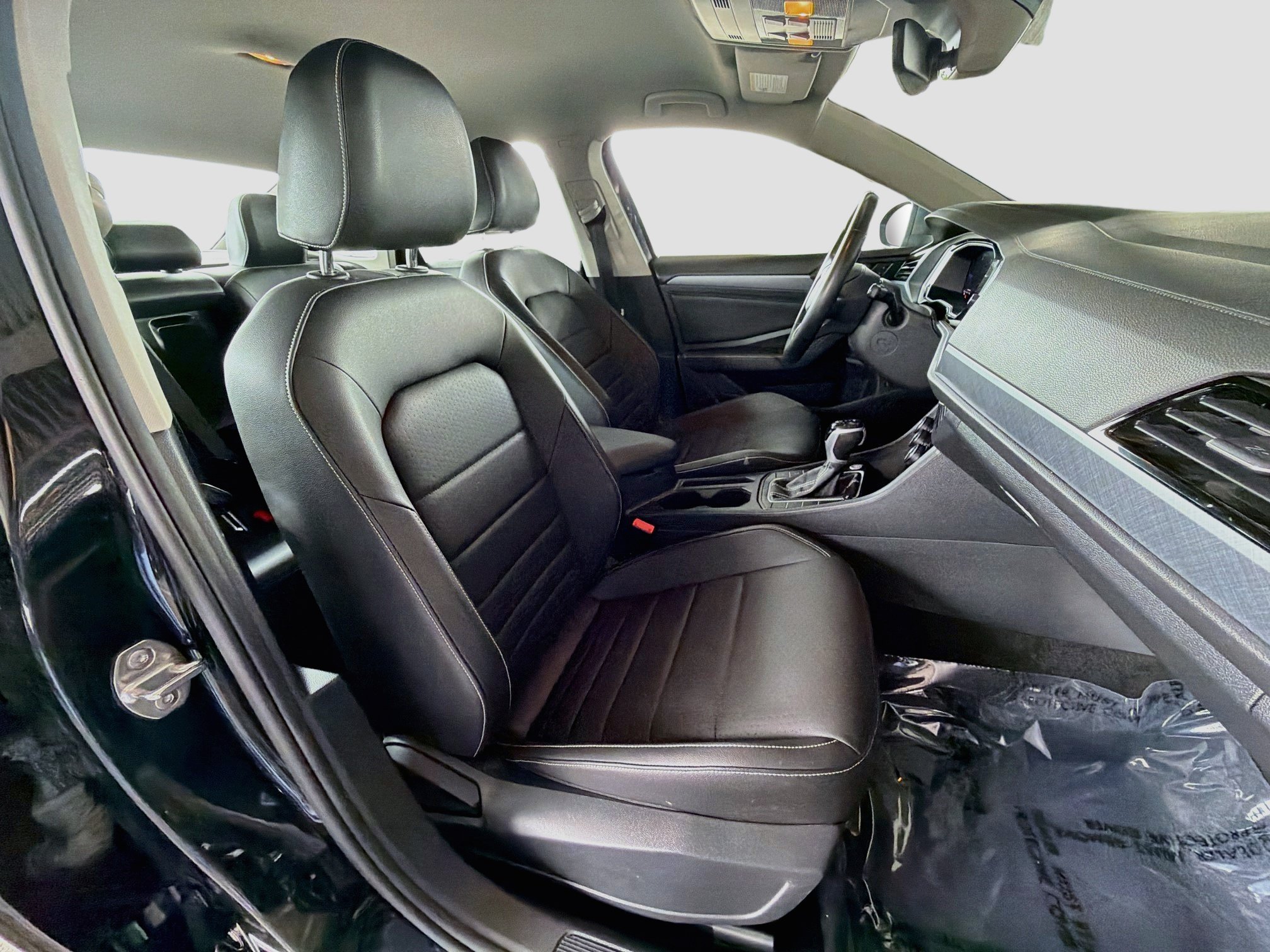 Used 2024 Volkswagen Jetta SE FWD image 29