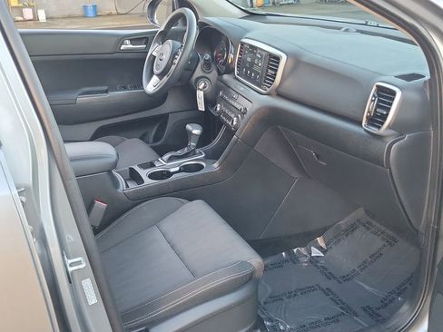 Used 2021 Kia Sportage LX image 16
