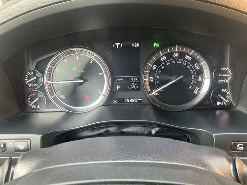 Used 2020 Lexus LX 570 4WD w/ Luxury Package image 11