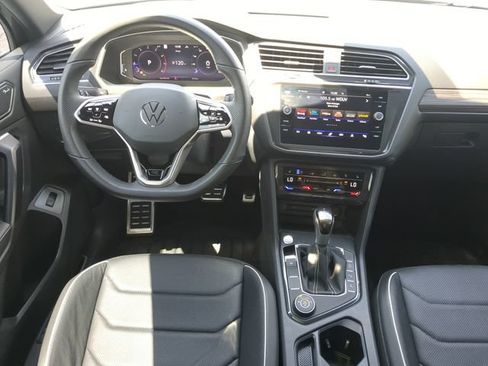 Used 2023 Volkswagen Tiguan SEL R-Line AWD/4WD image 17