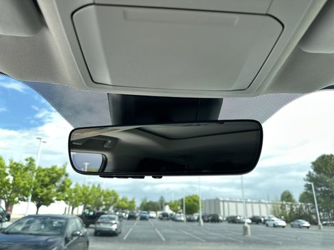 Used 2024 Toyota Highlander Limited image 27