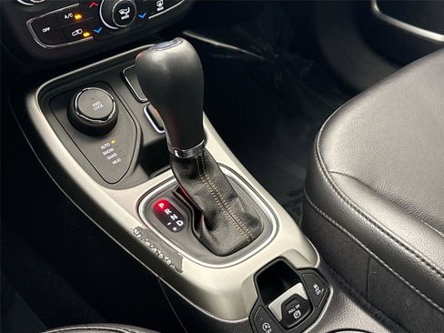 Used 2021 Jeep Compass Latitude image 25