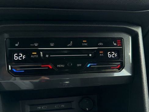 Certified 2022 Volkswagen Tiguan SE R-Line FWD image 20