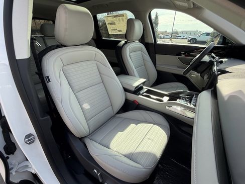 New 2026 Lincoln Nautilus Reserve image 12