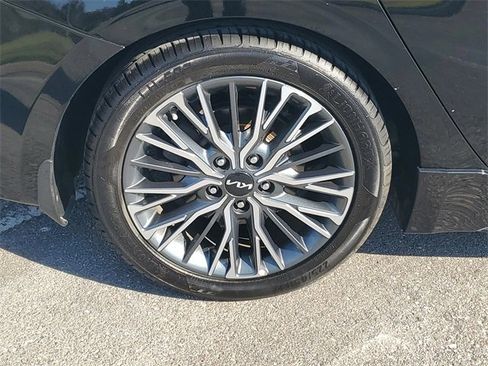 Used 2023 Kia Forte GT-Line w/ GT-Line Premium Package image 7